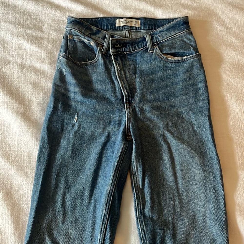 Abercrombie 90s high rise jean